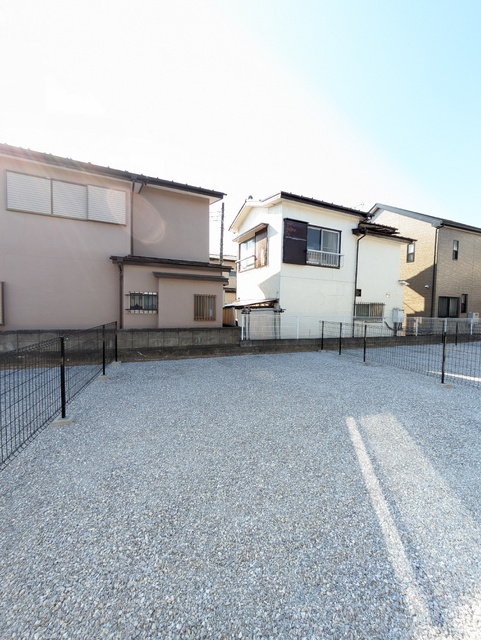 駐車場　スペースにゆとりのある駐車場