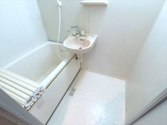 バス・シャワールーム　追い焚き機能付きバス