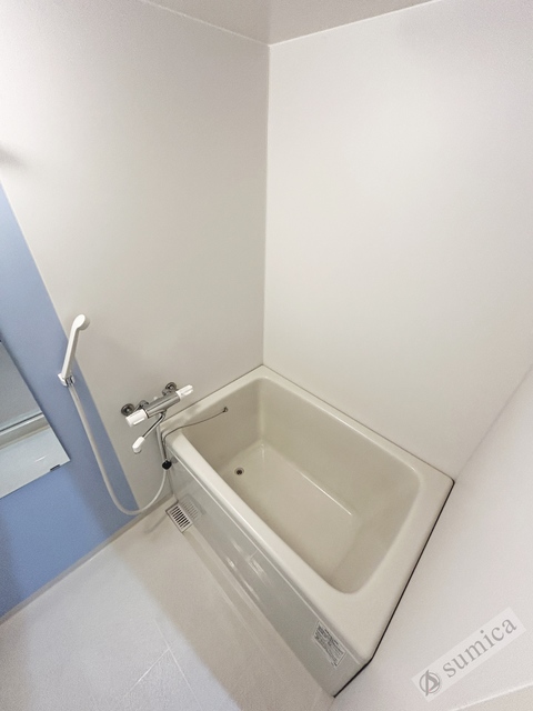 バス・シャワールーム　新しい浴室で湯船に浸かってゆったり♪♪