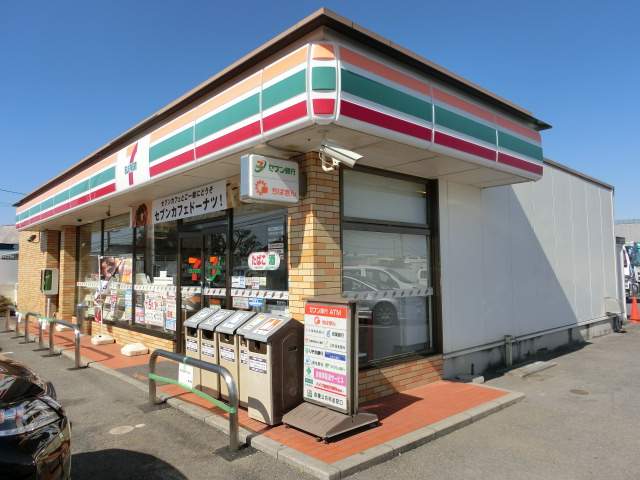 コンビニ　セブンイレブン（コンビニ）まで500m
