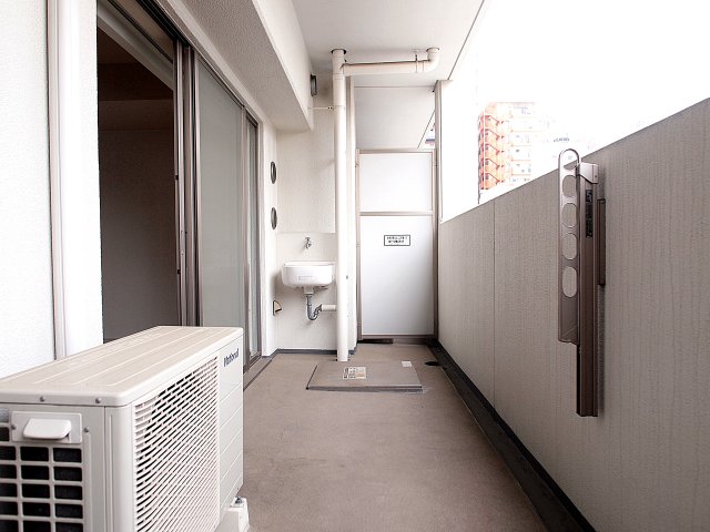 バルコニー　陽当たり良好なバルコニーです