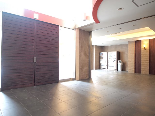 エントランス　ゆとりのあるエントランスです