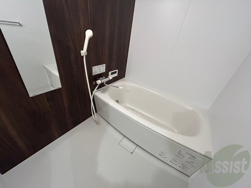 バス・シャワールーム　お風呂になります。一日の疲れを癒してくださいね。