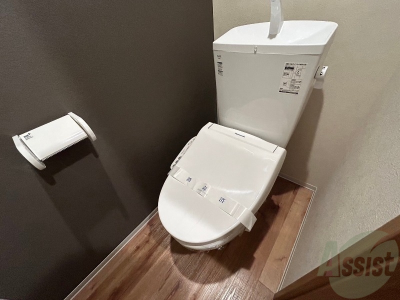 トイレ　トイレです。ウォシュレット付を探している方、おすすめです。
