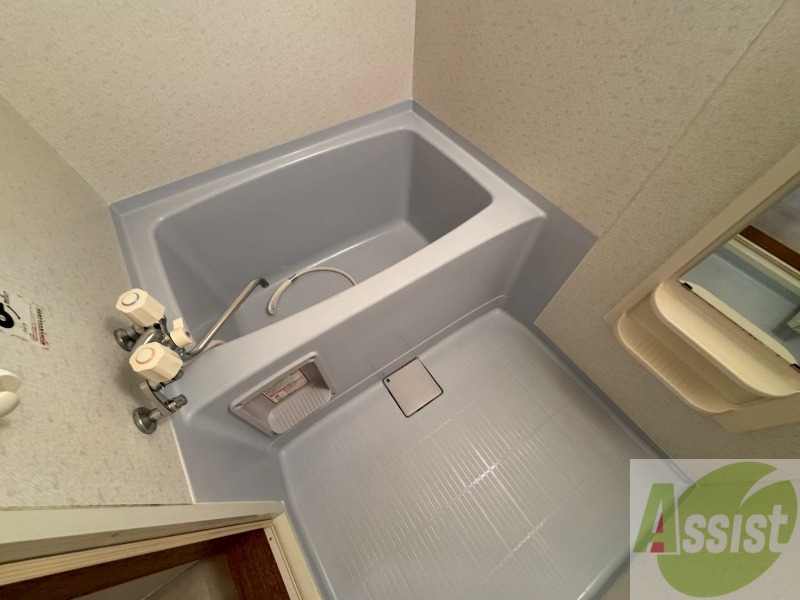 バス・シャワールーム　ユニットバスです。疲れを癒すのに欠かせませんね！