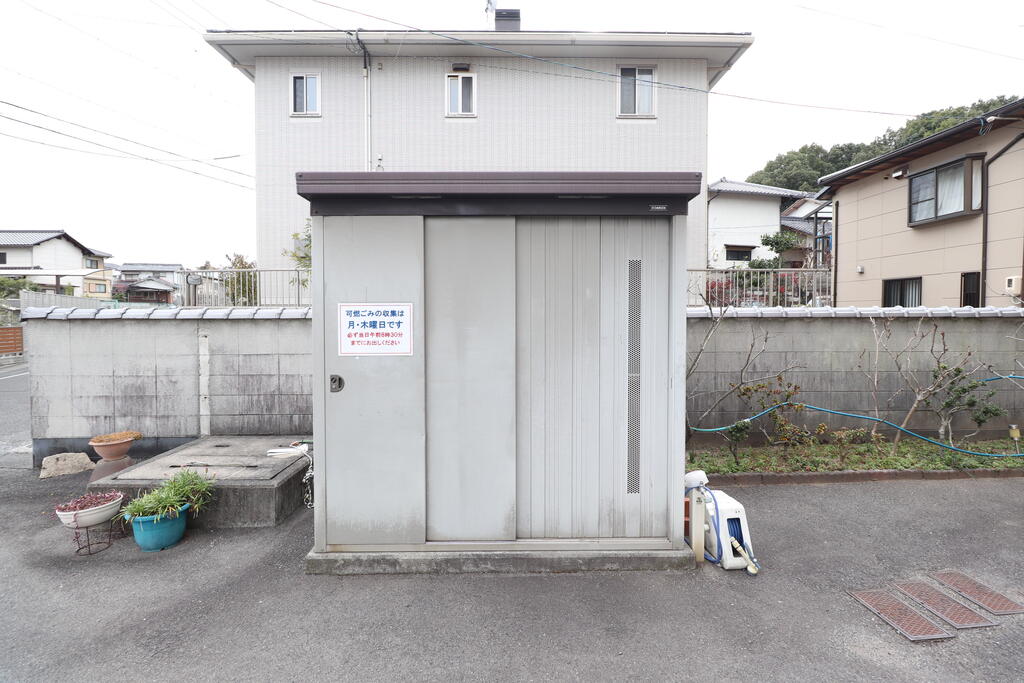 その他　ゴミ捨て場が敷地内にあって便利♪