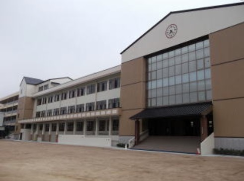 小学校　倉敷市立中庄小学校（小学校）まで906m