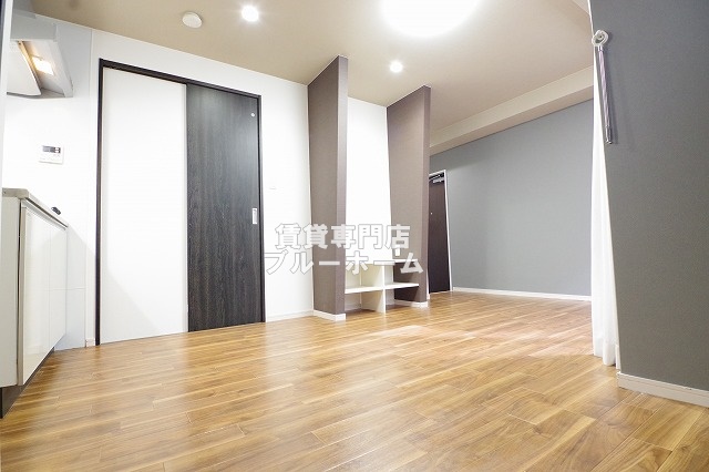 居室・リビング　8.8帖の洋室です！