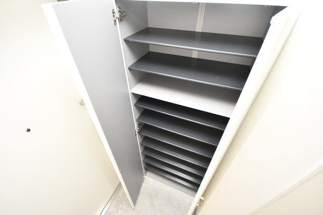 収納　シューズボックス