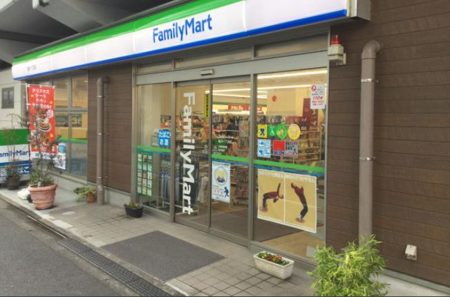 コンビニ　ファミリーマート亀沢一丁目店（コンビニ）まで222m