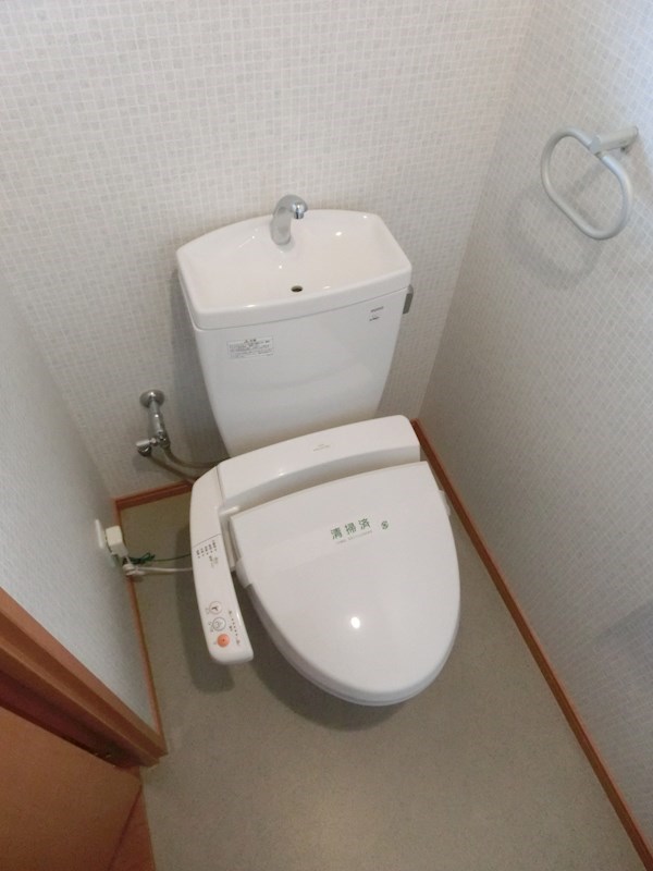 トイレ　☆温水洗浄便座☆