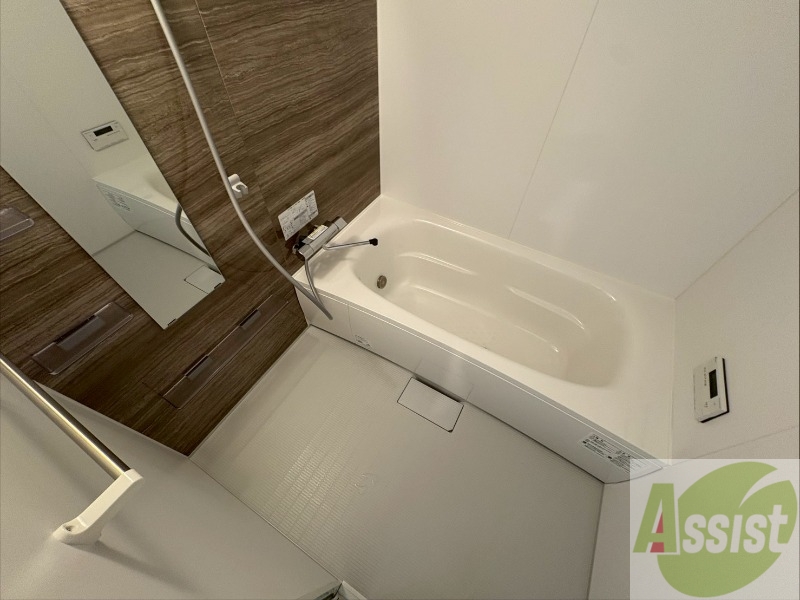 バス・シャワールーム　お風呂になります。一日の疲れを癒してくださいね。