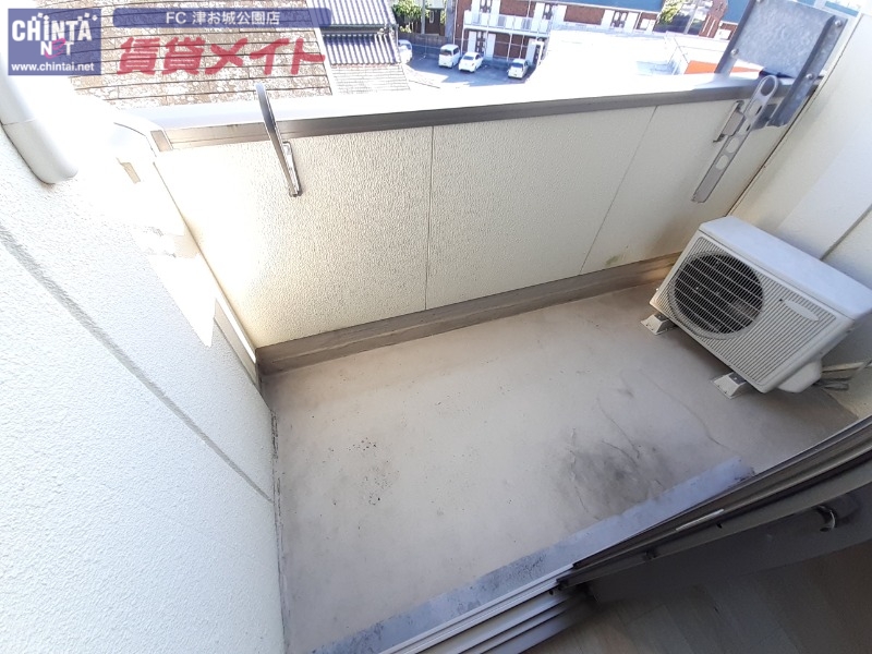 バルコニー　同じ物件、別部屋の写真です