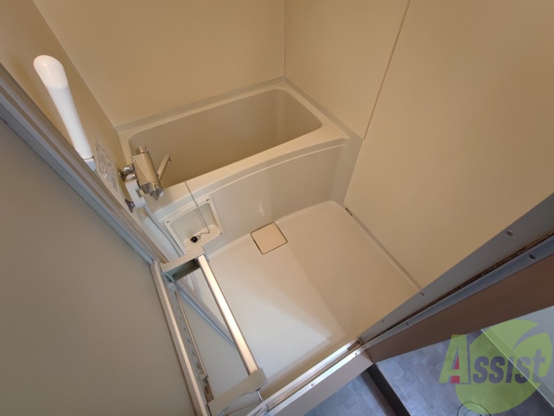 バス・シャワールーム　ユニットバスです。疲れを癒すのに欠かせませんね！