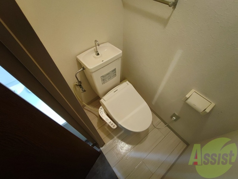 トイレ　こちらはトイレです。清潔感があり、安心して使用できます。