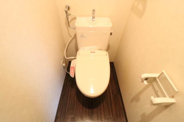 トイレ　ウォシュレット付き♪