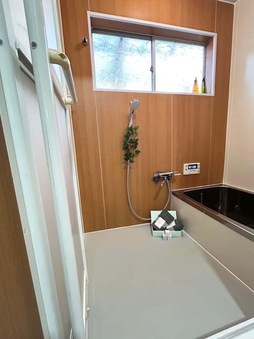 バス・シャワールーム　新品のシャワーヘッド