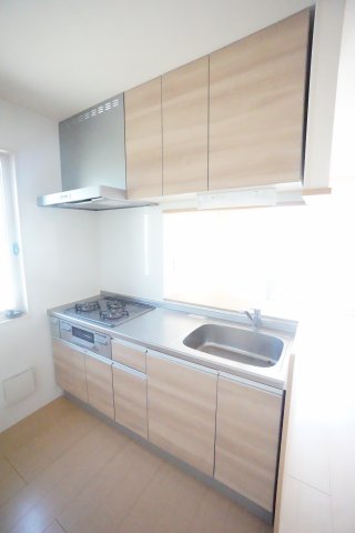 キッチン　※同物件・反転タイプの写真です。