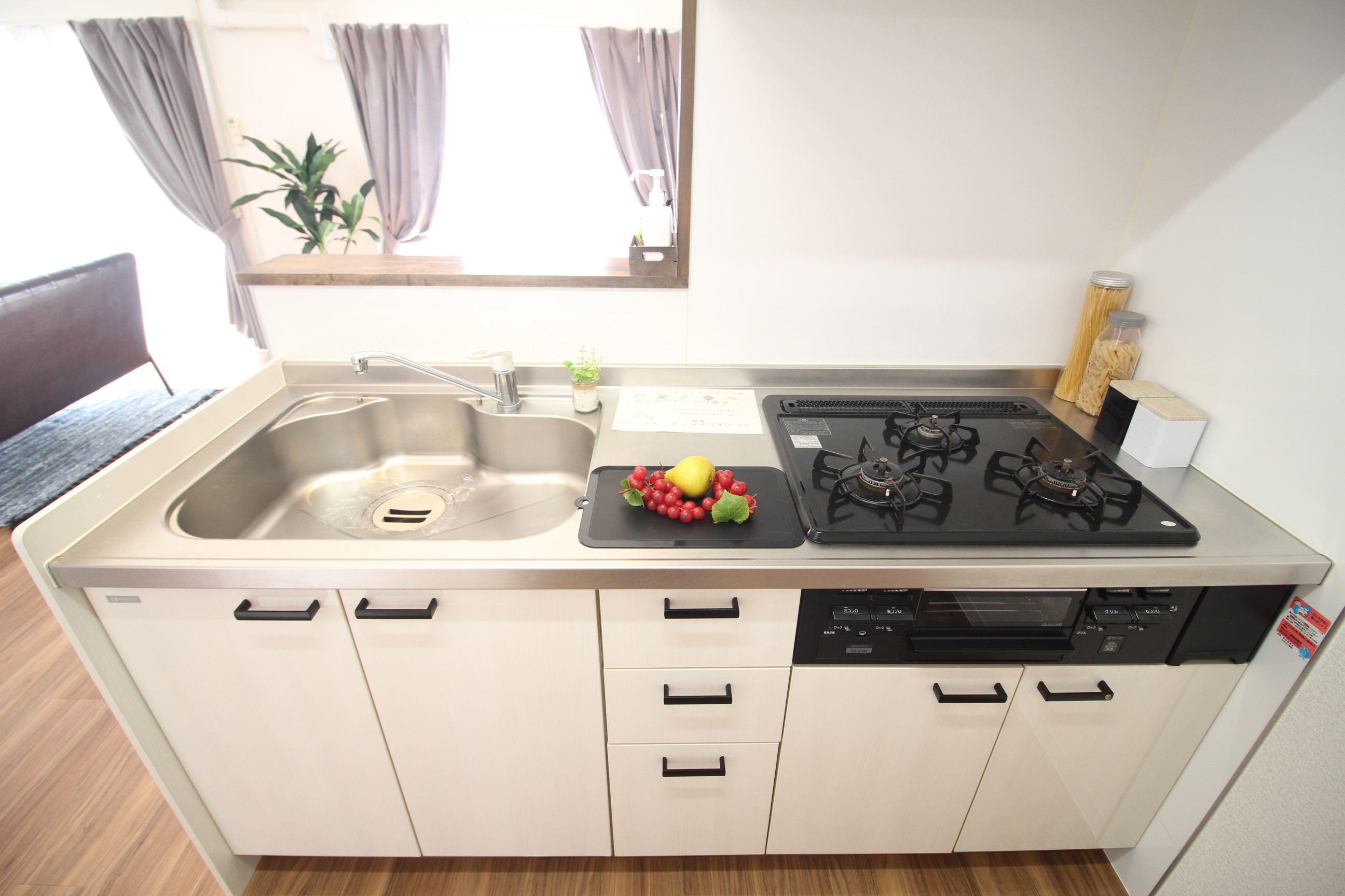 キッチン　3口コンロで同時調理可能！