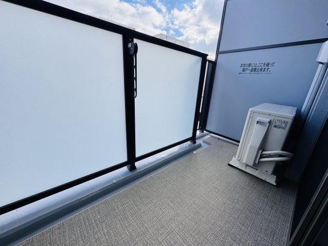 バルコニー　同タイプの写真です。