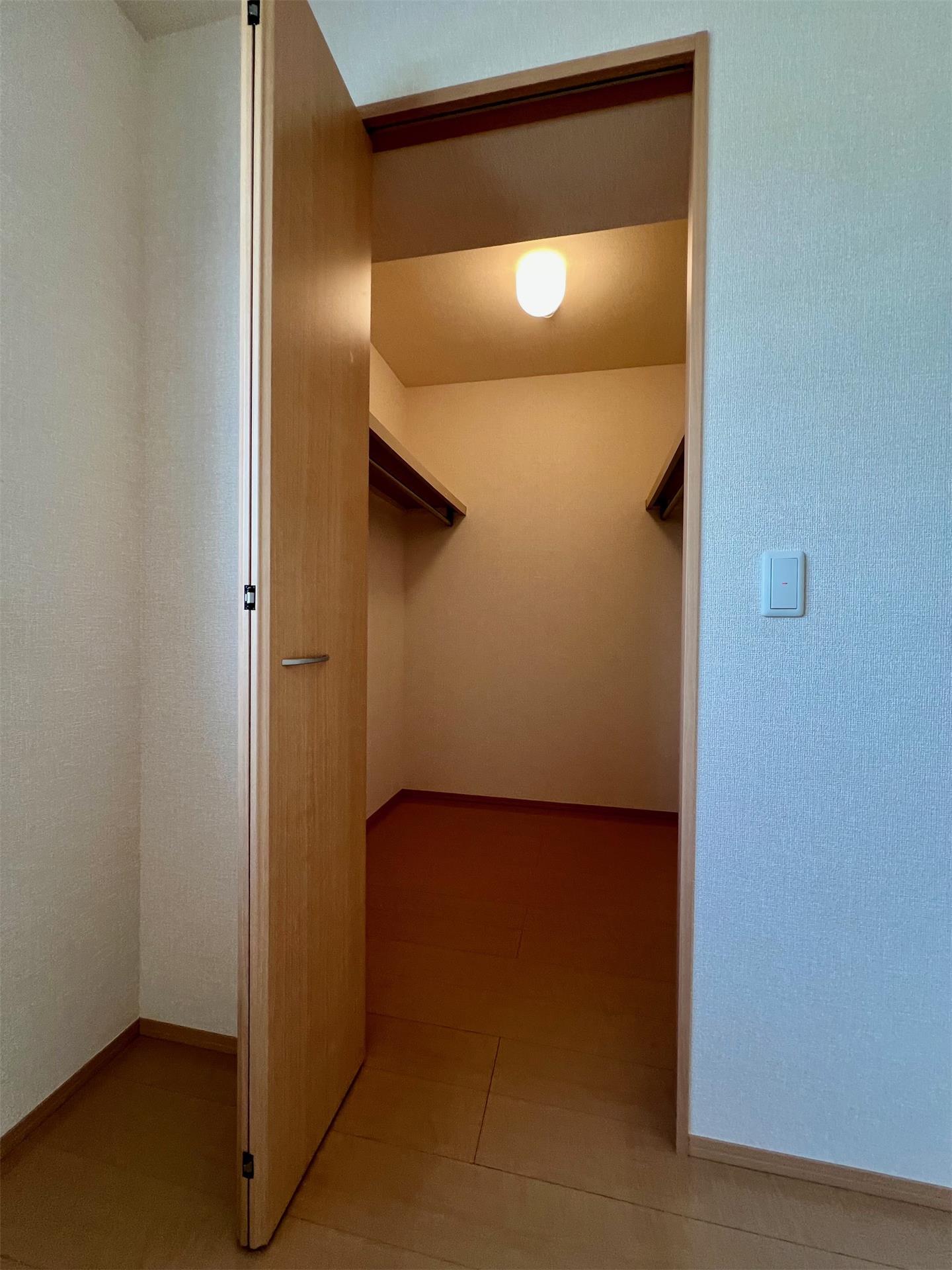 収納　同タイプ室内（反転タイプ）