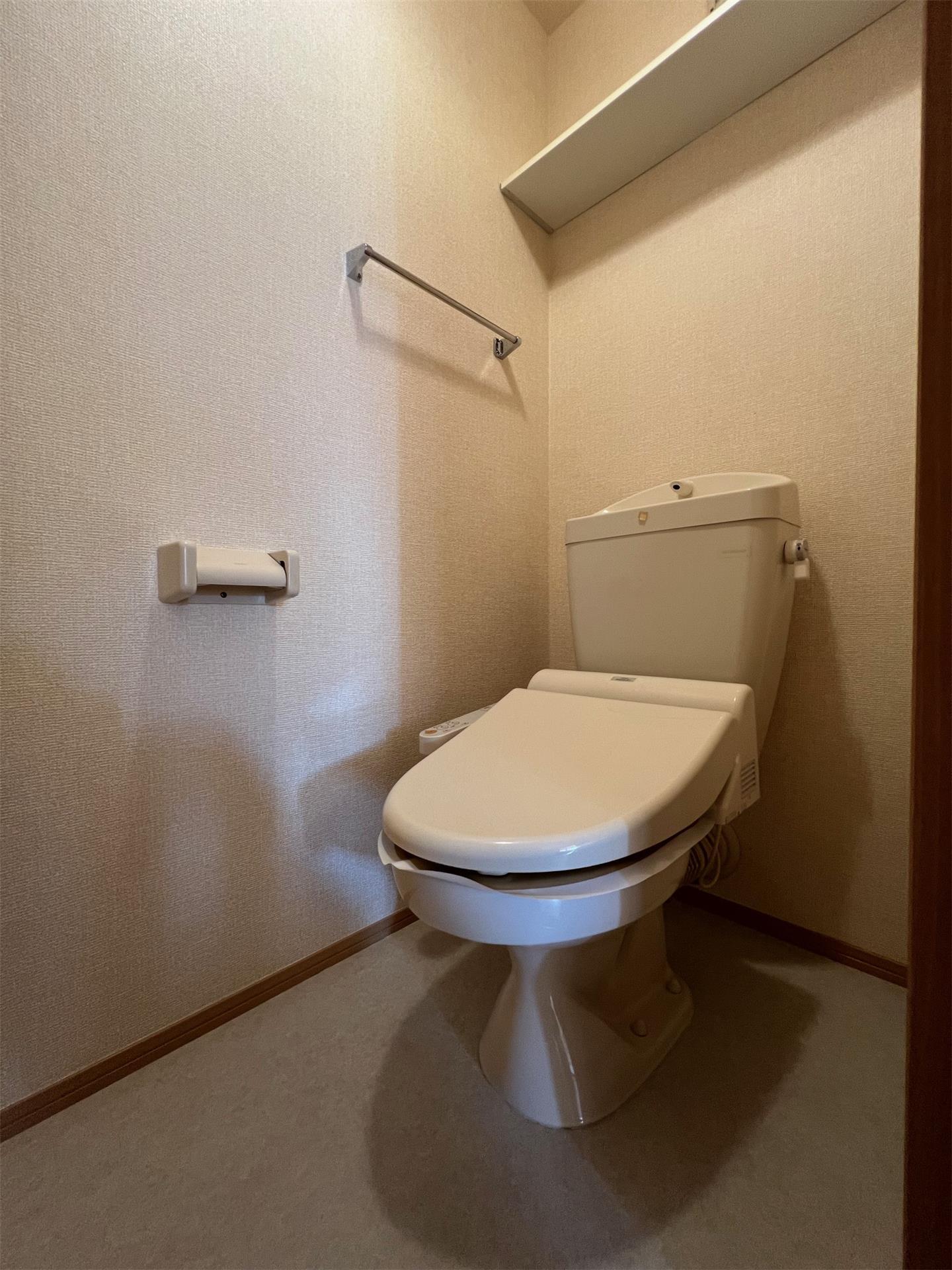 トイレ　同タイプ室内（反転タイプ）