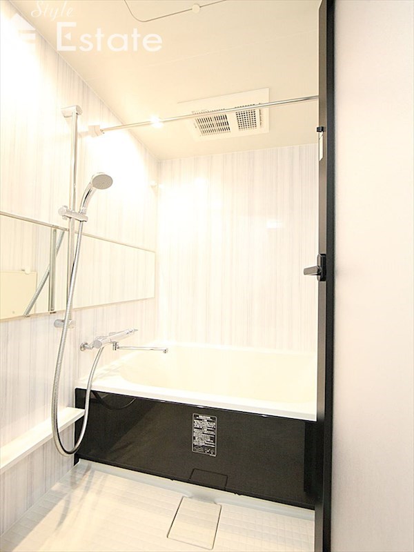 バス・シャワールーム　バスルーム