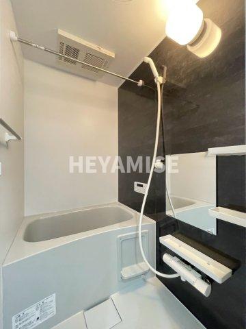 バス・シャワールーム　別号室の写真となります。