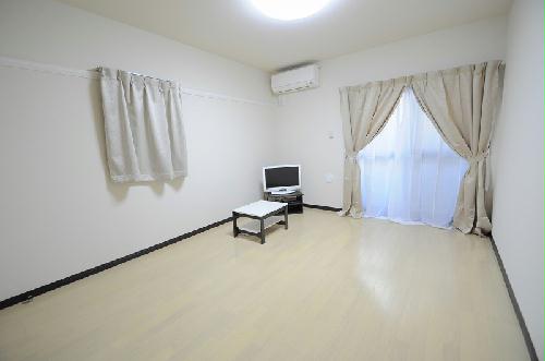 居室・リビング　高遮音界壁で快適　角部屋は採光窓有