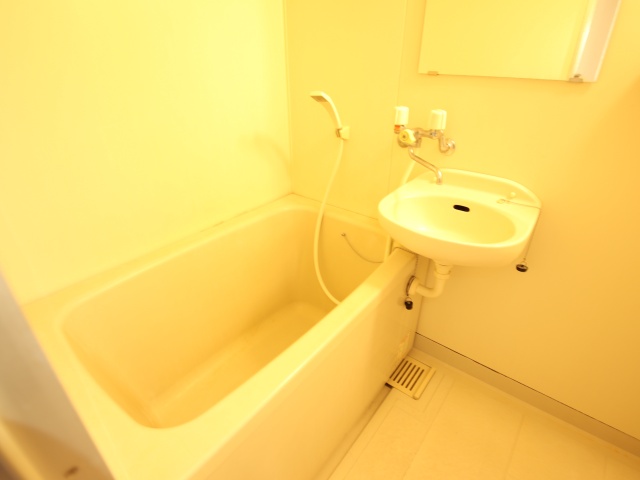 バス・シャワールーム　別室の参考写真です。※現況優先