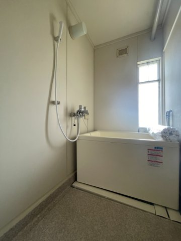 バス・シャワールーム　※画像は反転タイプの間取りのものです。