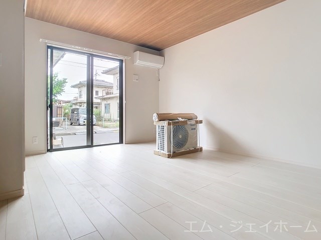 居室・リビング　建設中