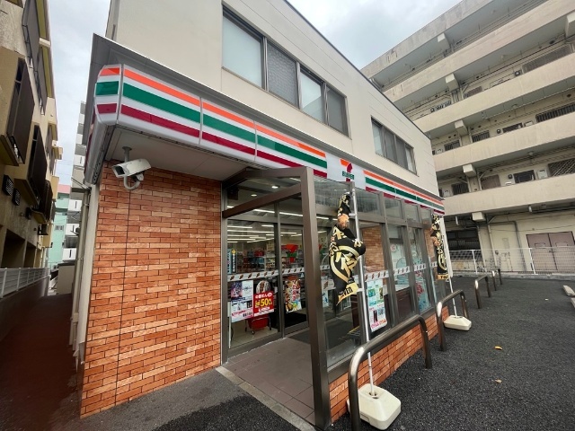 コンビニ　セブンイレブン那覇曙３丁目店（コンビニ）まで119m
