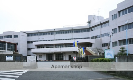 小学校　伊勢原市立竹園小学校（小学校）まで733m