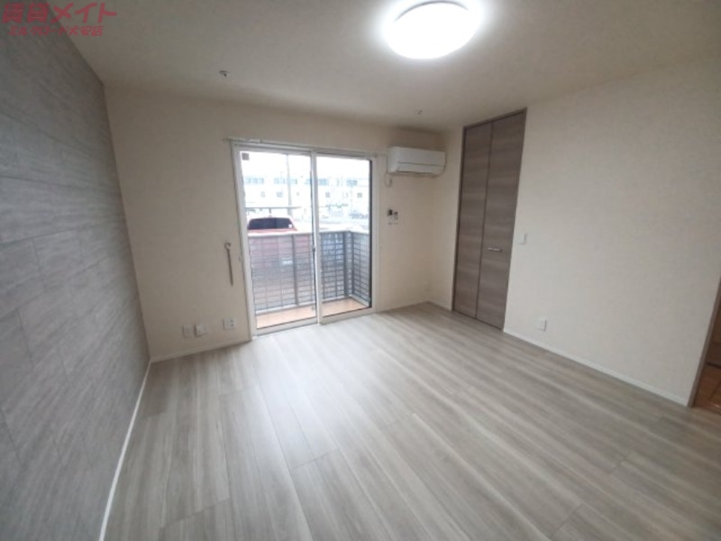 居室・リビング　同物件別部屋の参考写真