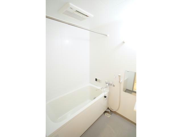 バス・シャワールーム　浴室換気乾燥機がとても便利です♪