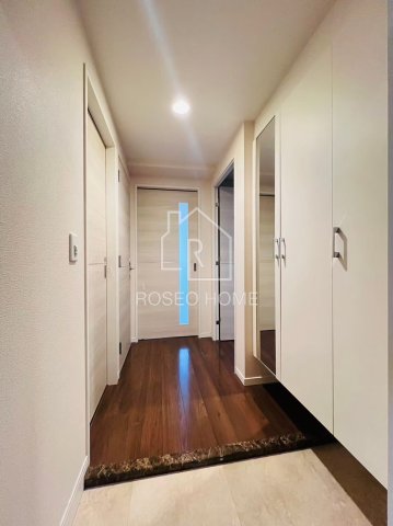 玄関　同マンション別部屋：参考写真