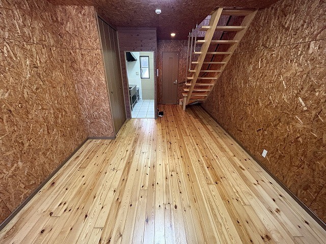 居室・リビング　※別室同じ間取りの写真。現況を優先します。