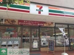 コンビニ　セブンイレブン新宿岩戸町店（コンビニ）まで253m
