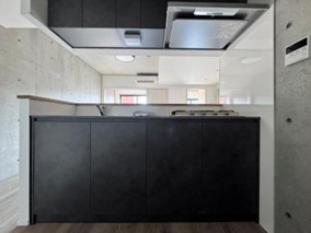 キッチン　コンパクトなキッチンで掃除もラクラク