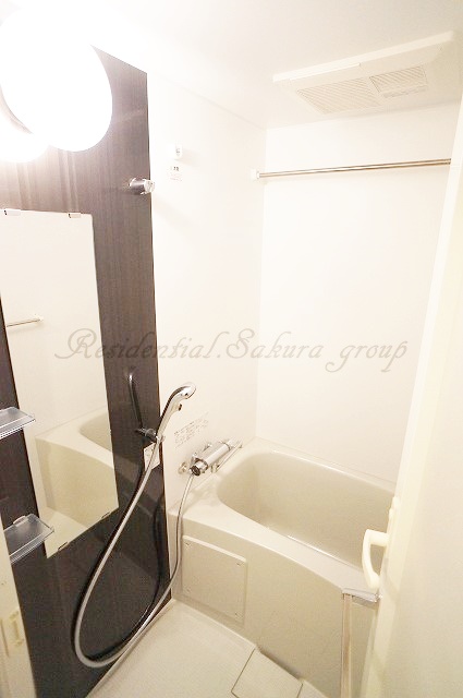 バス・シャワールーム　浴室乾燥機付きのお風呂♪