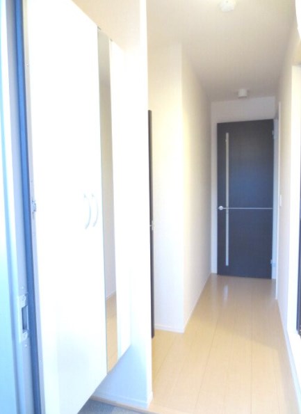 玄関　205号室の写真