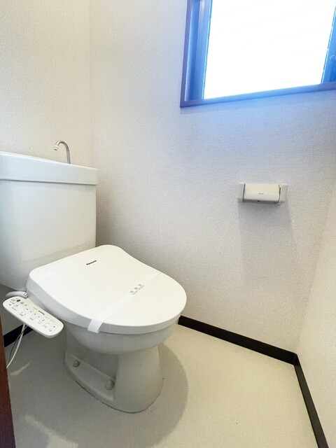 トイレ　温水洗浄機能付きのトイレ♪