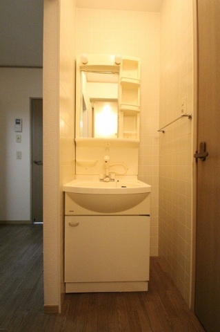 洗面設備　写真別号室です。
