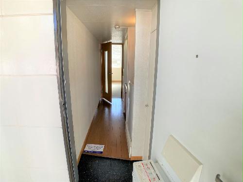 エントランス　設備・仕様は号室により異なる為、現況を優先致します。