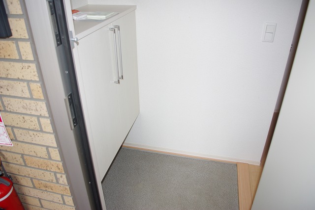 玄関　収納もある玄関です