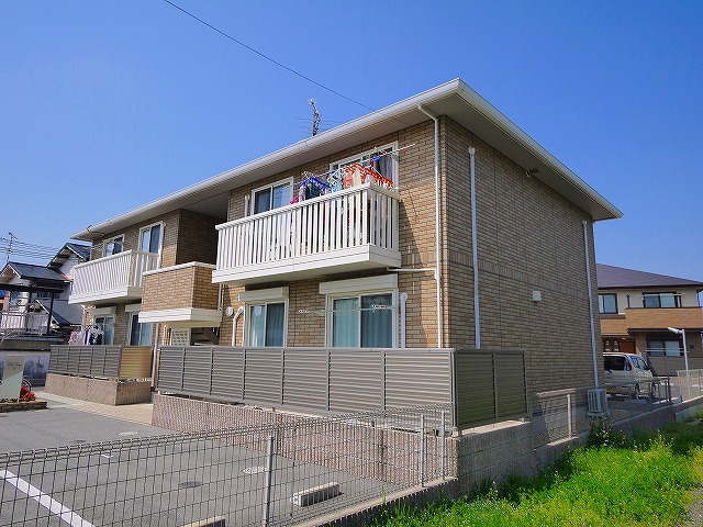 建物外観　落ち着いた雰囲気の外観です