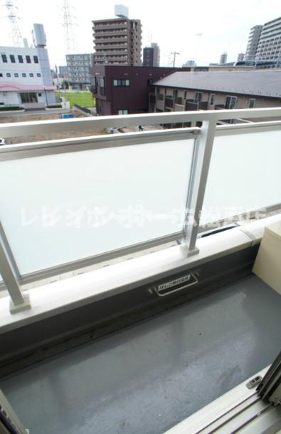 バルコニー　落ち着いた時間を過ごせるバルコニーです