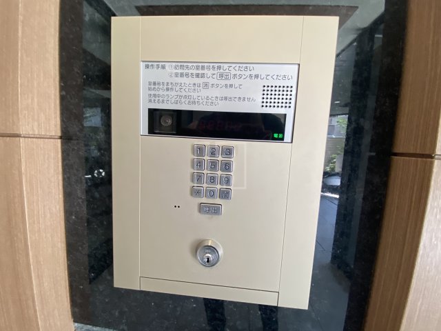 セキュリティ　スプランディッド難波WEST　オートロック