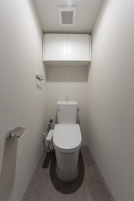 トイレ　※写真は同タイプ住戸です。